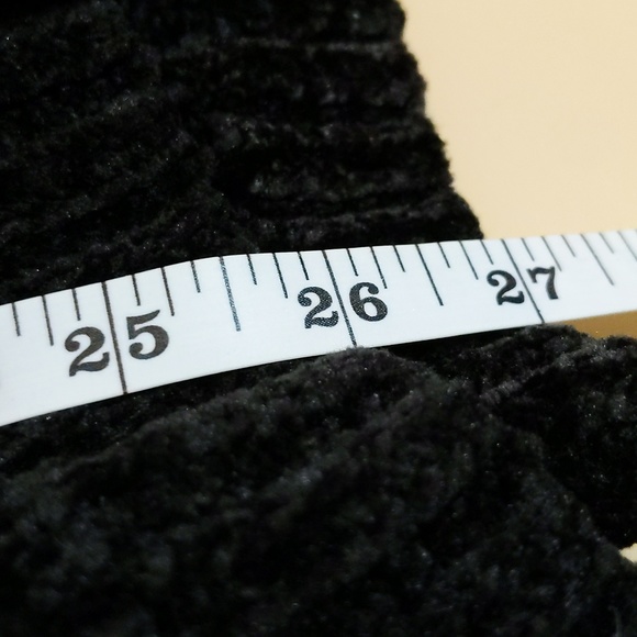 No Boundaries| Black Crew Neck Sweater Polyester made of 100% Recycled Materials - Picture 6 of 7